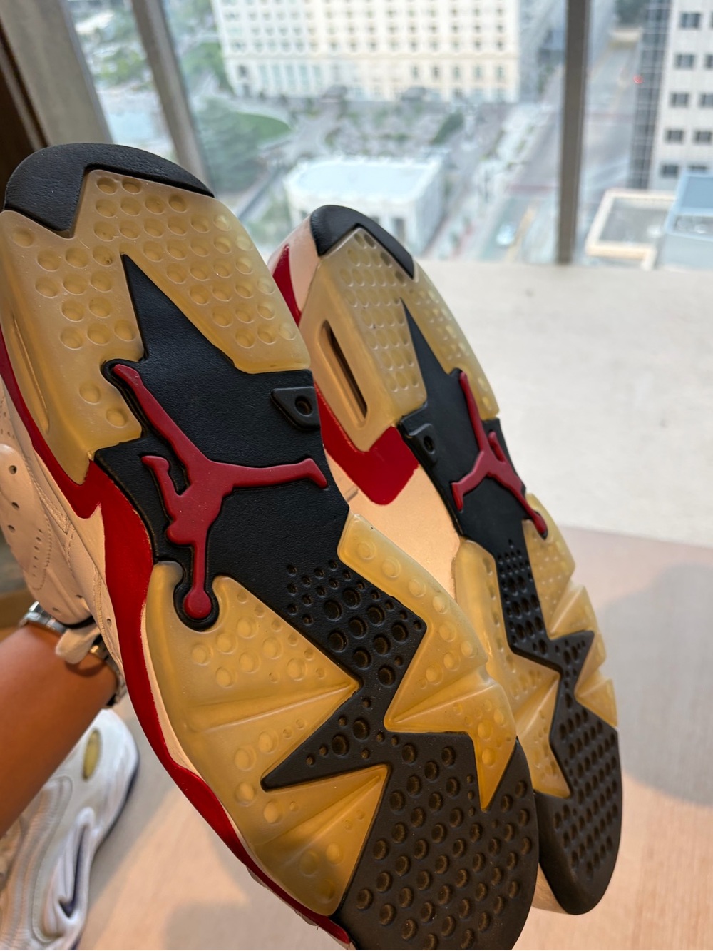 Air Jordan 6 retro varsity red - Picture 2 of 9